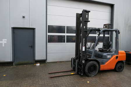 Dieselstapler 2017 Toyota 02-8 FD 30 (3)