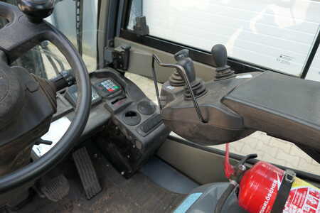 Treibgasstapler 2017  Toyota 02-8 FGF30 (6)