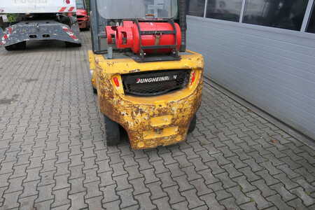 Treibgasstapler 2008  Jungheinrich TFG 435 (8)