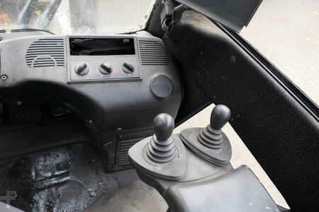 Dieselstapler 2009  Linde H 20 D (8)