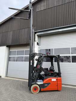 3-wiel elektrische heftrucks 2021  Linde E16-02 (5)