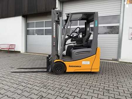 3-wiel elektrische heftrucks 2018  Jungheinrich EFG 213 (1)