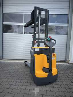 Stapelaars 2012  Jungheinrich EJD K18 (3)