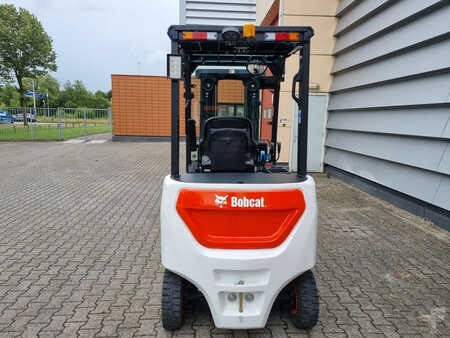 Eléctrica de 4 ruedas - Bobcat B25NS (3)