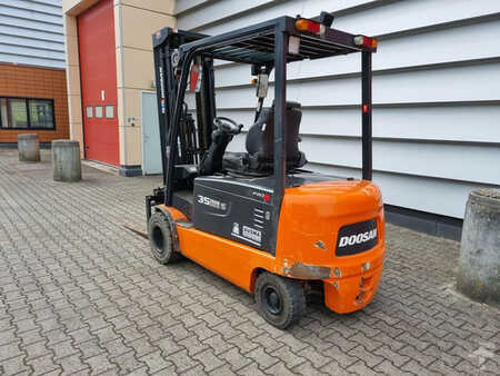 Elektro čtyřkolový VZV 2015  Doosan B35X5 (4)