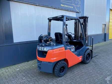 LPG Forklifts 2022  Toyota 8FGF30 (3)