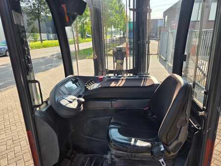 Schubmaststapler 2016  Linde R20G-01 (9)