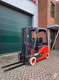 Elektro 4 Rad 2017  Linde E16PH-02 (2)