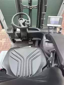 Chariots électriques à 3 roues 2018  Still RX 20-16 (8)