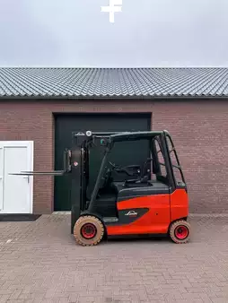 Elektro čtyřkolový VZV 2012  Linde E25 (3)