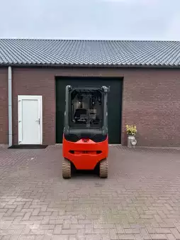 Elektro čtyřkolový VZV 2012  Linde E25 (9)