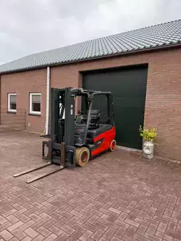 4-wiel elektrische heftrucks 2015  Linde E30L-01 (7)