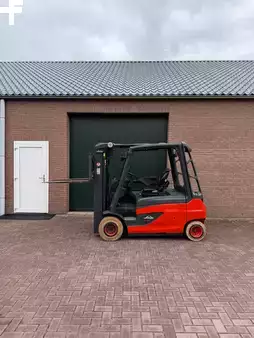 4-wiel elektrische heftrucks 2015  Linde E30L-01 (2)