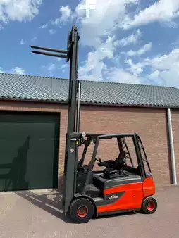 4-wiel elektrische heftrucks 2015  Linde E30L-01 (1)