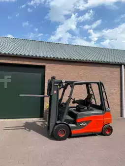 4-wiel elektrische heftrucks 2015  Linde E30L-01 (3)
