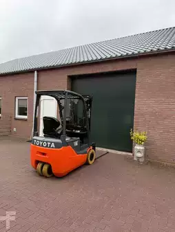 3-wiel elektrische heftrucks 2018  Toyota 8FBE15T (8)