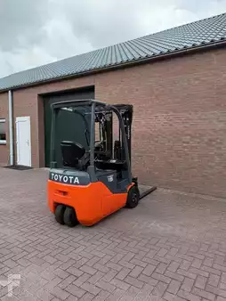 Sähkö - 3 pyör 2019  Toyota 8FBE15T (2)