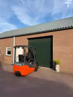 Carrelli elettrici 3 ruote 2019  Toyota 8 FBE16T (3)