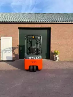 Carrelli elettrici 3 ruote 2019  Toyota 8 FBE16T (11)