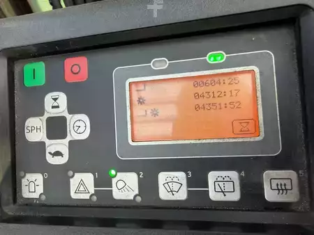 Carrelli elettrici 3 ruote 2019  Toyota 8 FBE16T (7)