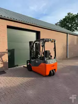 Carrelli elettrici 3 ruote 2019  Toyota 8 FBE16T (2)