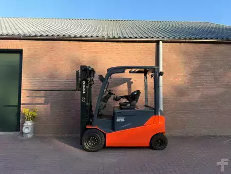 4-wiel elektrische heftrucks 2017  Toyota 8FBMT25 (2)