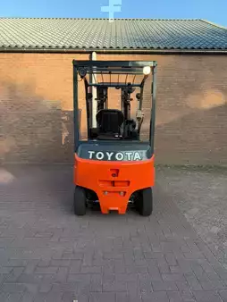 4-wiel elektrische heftrucks 2017  Toyota 8FBMT25 (5)