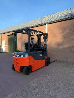 4-wiel elektrische heftrucks 2017  Toyota 8FBMT25 (6)