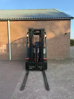 4-wiel elektrische heftrucks 2017  Toyota 8FBMT25 (9)