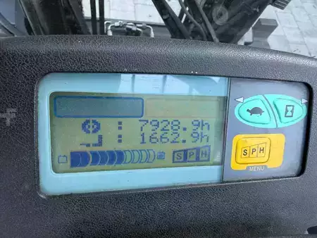 4-wiel elektrische heftrucks 2013  Toyota 7FBMF35 (10)