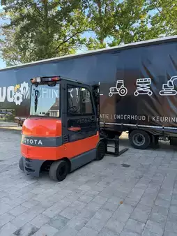 4-wiel elektrische heftrucks 2013  Toyota 7FBMF35 (6)