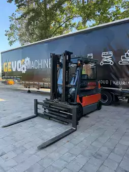 4-wiel elektrische heftrucks 2013  Toyota 7FBMF35 (8)