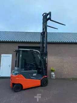 4-wiel elektrische heftrucks 2021  Toyota 8FBMT30 (1)