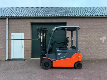 4-wiel elektrische heftrucks 2021  Toyota 8FBMT30 (2)