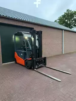 4-wiel elektrische heftrucks 2021  Toyota 8FBMT30 (7)