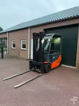 4-wiel elektrische heftrucks 2021  Toyota 8FBMT30 (8)