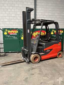 Carrelli elettrici 4 ruote 2020  Linde 387 E30HL-01 (1)