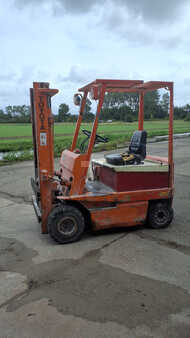 Elektryczne 4-kołowe - Toyota  (1)