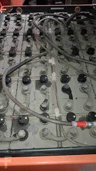 Chariots électriques à 4 roues 1996  Toyota FBMF 25 (7)