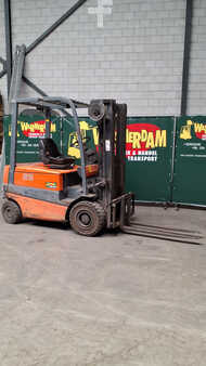 Elektryczne 4-kołowe 1996  Toyota FBMF25 (2)