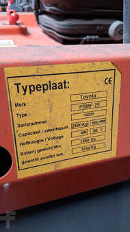 Elektryczne 4-kołowe 1996  Toyota FBMF25 (3)