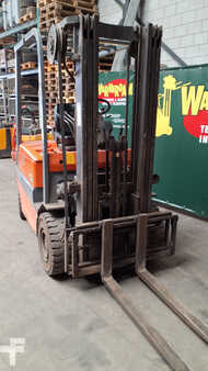 Elektryczne 4-kołowe 1996  Toyota FBMF25 (7)