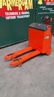 Niederhubwagen 2001  Linde T20 (2)