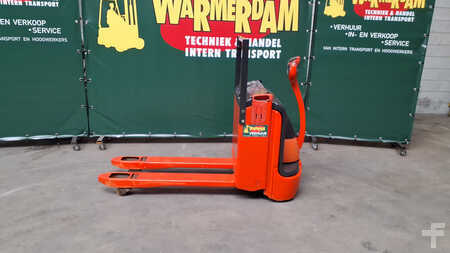 Wózki niskiego podnoszenia 2006  Linde T16 (1)