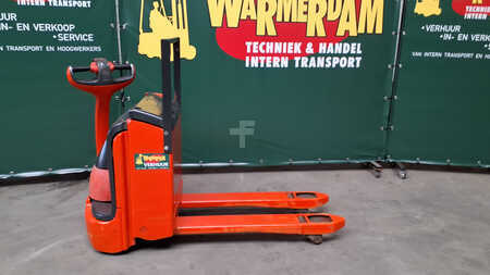 Wózki niskiego podnoszenia 2006  Linde T16 (3)