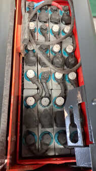 Wózki niskiego podnoszenia 2006  Linde T16 (5)