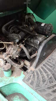 LPG VZV 2002  Mitsubishi FG25K (9)