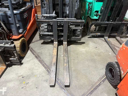 Dieseltrukki 2018  Linde E25 Vorkversteller Triplex 6,5M Sideshift Freelift lage urenstand (15)