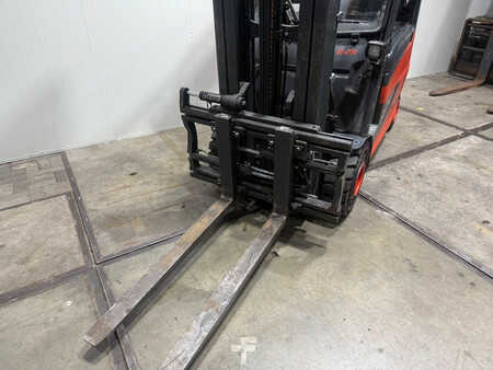 Dieseltrukki 2018  Linde E25 Vorkversteller Triplex 6,5M Sideshift Freelift lage urenstand (3)