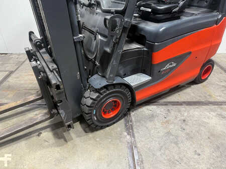 Dieseltrukki 2018  Linde E25 Vorkversteller Triplex 6,5M Sideshift Freelift lage urenstand (5)